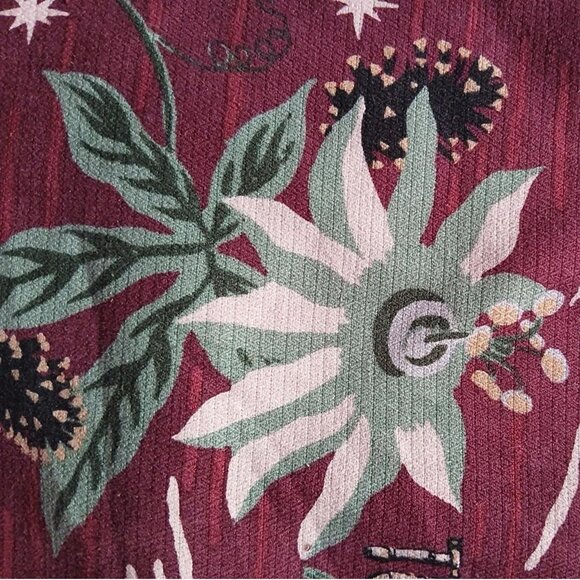 Vntg TOMMY BAHAMA Hawaiian CHRISTMAS Shirt -Hula Poinsettias Santa Hats - Picture 7 of 8